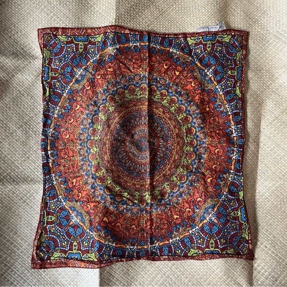 2011 Grateful Dead Productions Bandana Handkerchief Dancing Bears 100% Cotton - Picture 1 of 5